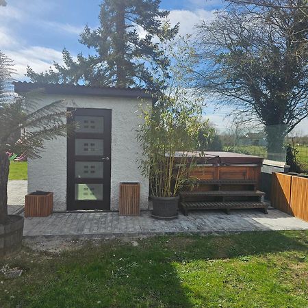 Contemporary Dublin Suite With Hot Tub Lispapple Cross Roads Exterior foto
