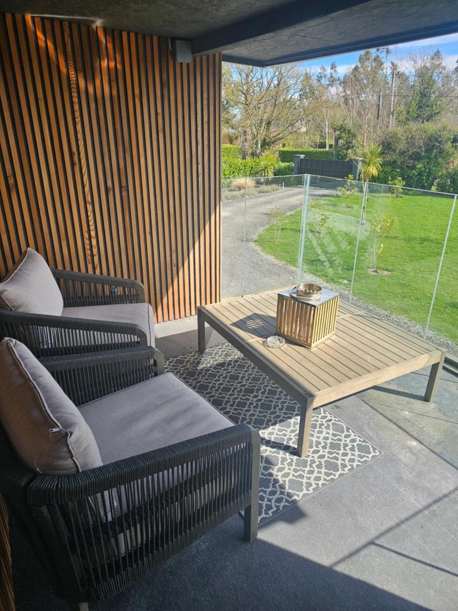Contemporary Dublin Suite With Hot Tub Lispapple Cross Roads Exterior foto